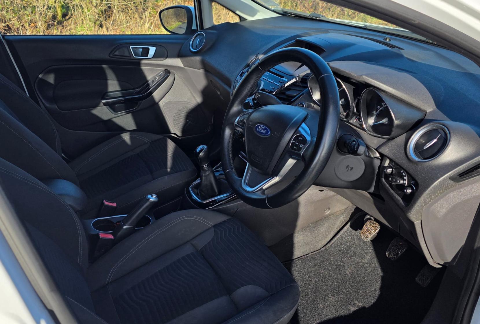 Ford Fiesta 1.0T EcoBoost Titanium Hatchback 5dr Petrol Manual Euro 5 (s/s) (100 ps)