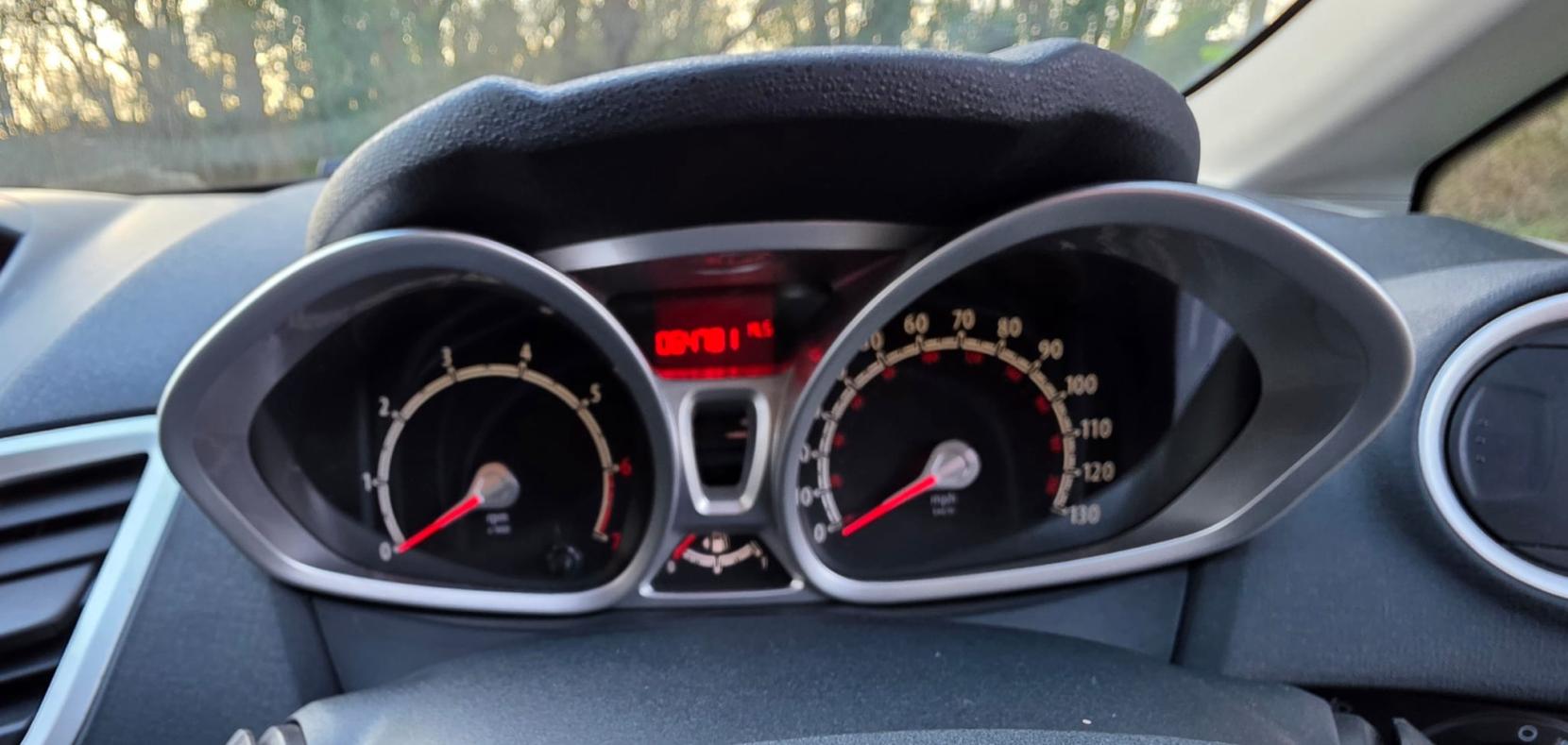 Ford Fiesta 1.4 Zetec Hatchback 5dr Petrol Automatic (154 g/km, 94 bhp)