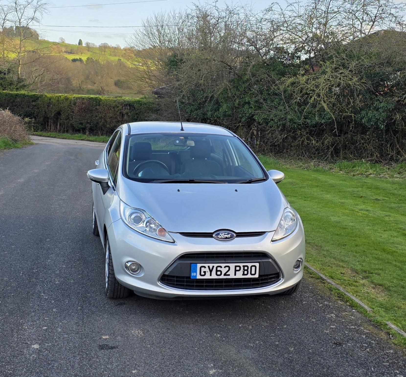 Ford Fiesta 1.4 Zetec Hatchback 5dr Petrol Automatic (154 g/km, 94 bhp)
