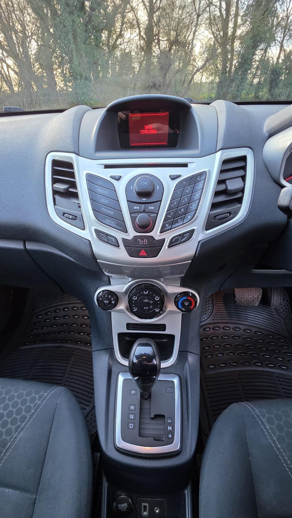 Ford Fiesta 1.4 Zetec Hatchback 5dr Petrol Automatic (154 g/km, 94 bhp)