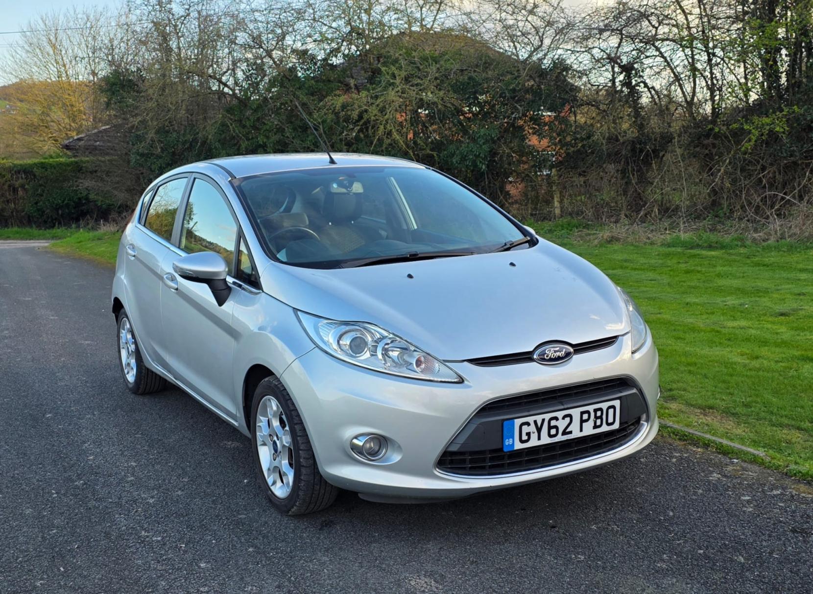 Ford Fiesta 1.4 Zetec Hatchback 5dr Petrol Automatic (154 g/km, 94 bhp)
