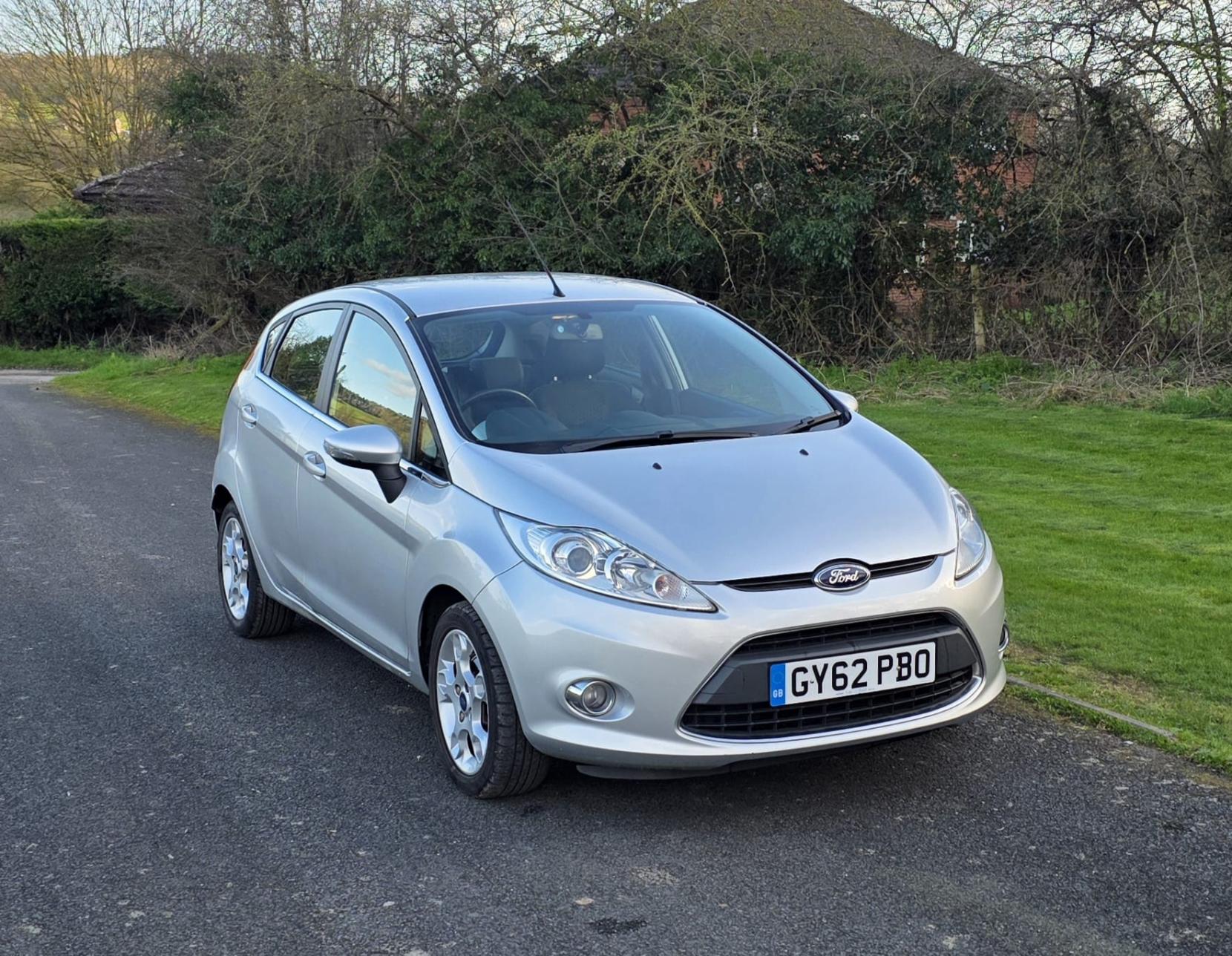 Ford Fiesta 1.4 Zetec Hatchback 5dr Petrol Automatic (154 g/km, 94 bhp)