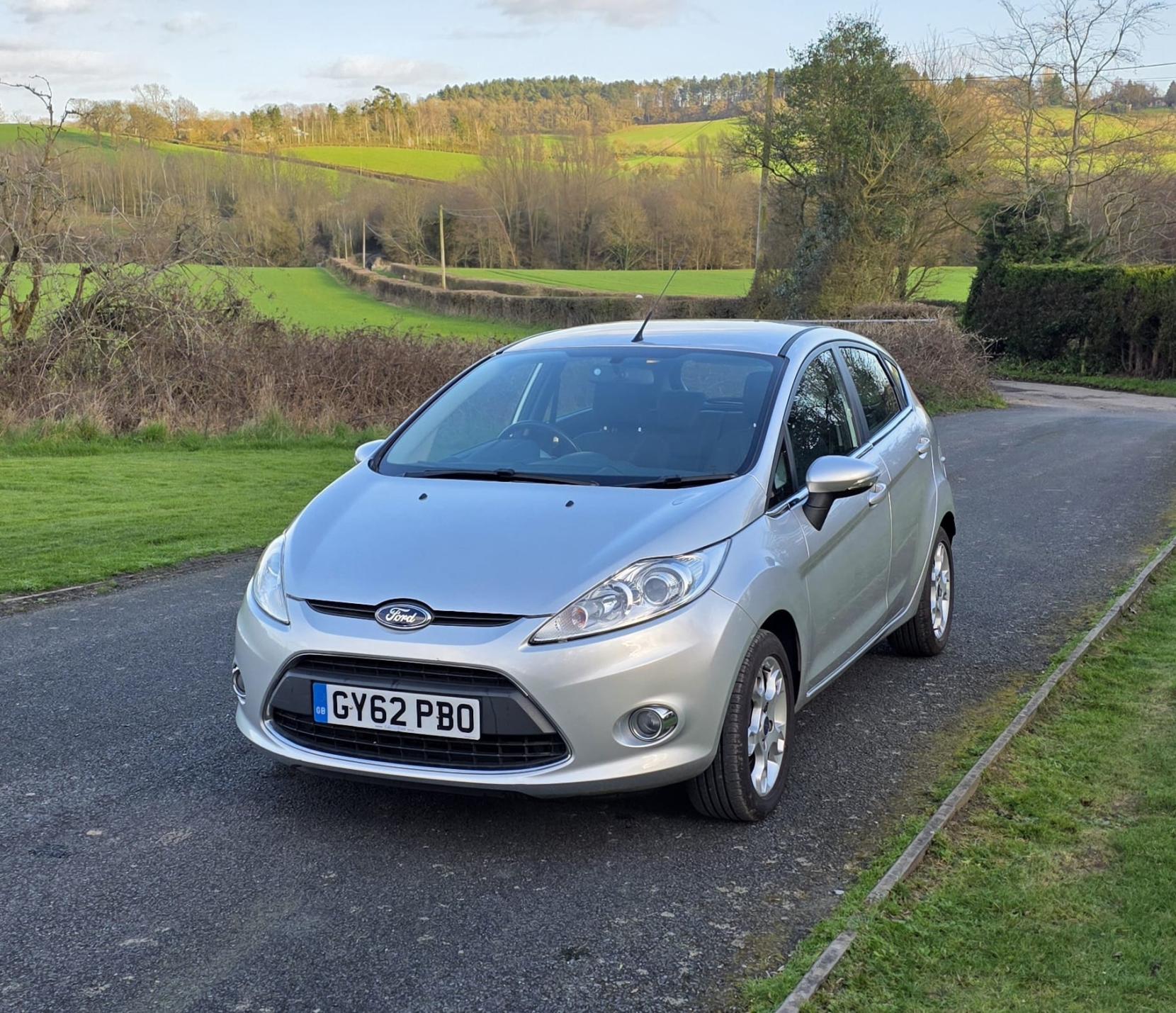 Ford Fiesta 1.4 Zetec Hatchback 5dr Petrol Automatic (154 g/km, 94 bhp)