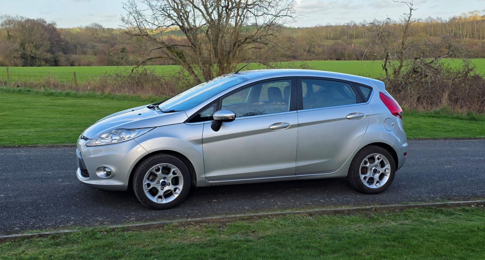 Ford Fiesta 1.4 Zetec Hatchback 5dr Petrol Automatic (154 g/km, 94 bhp)