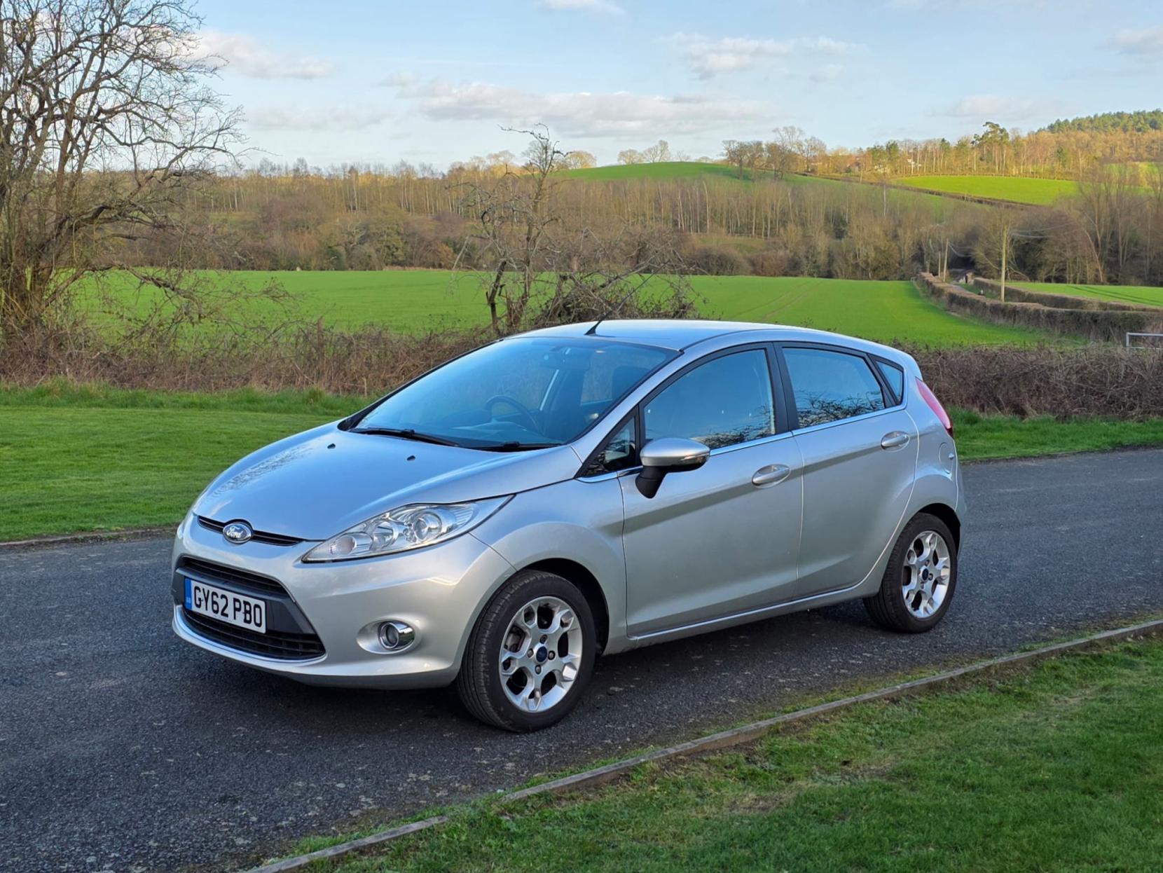 Ford Fiesta 1.4 Zetec Hatchback 5dr Petrol Automatic (154 g/km, 94 bhp)