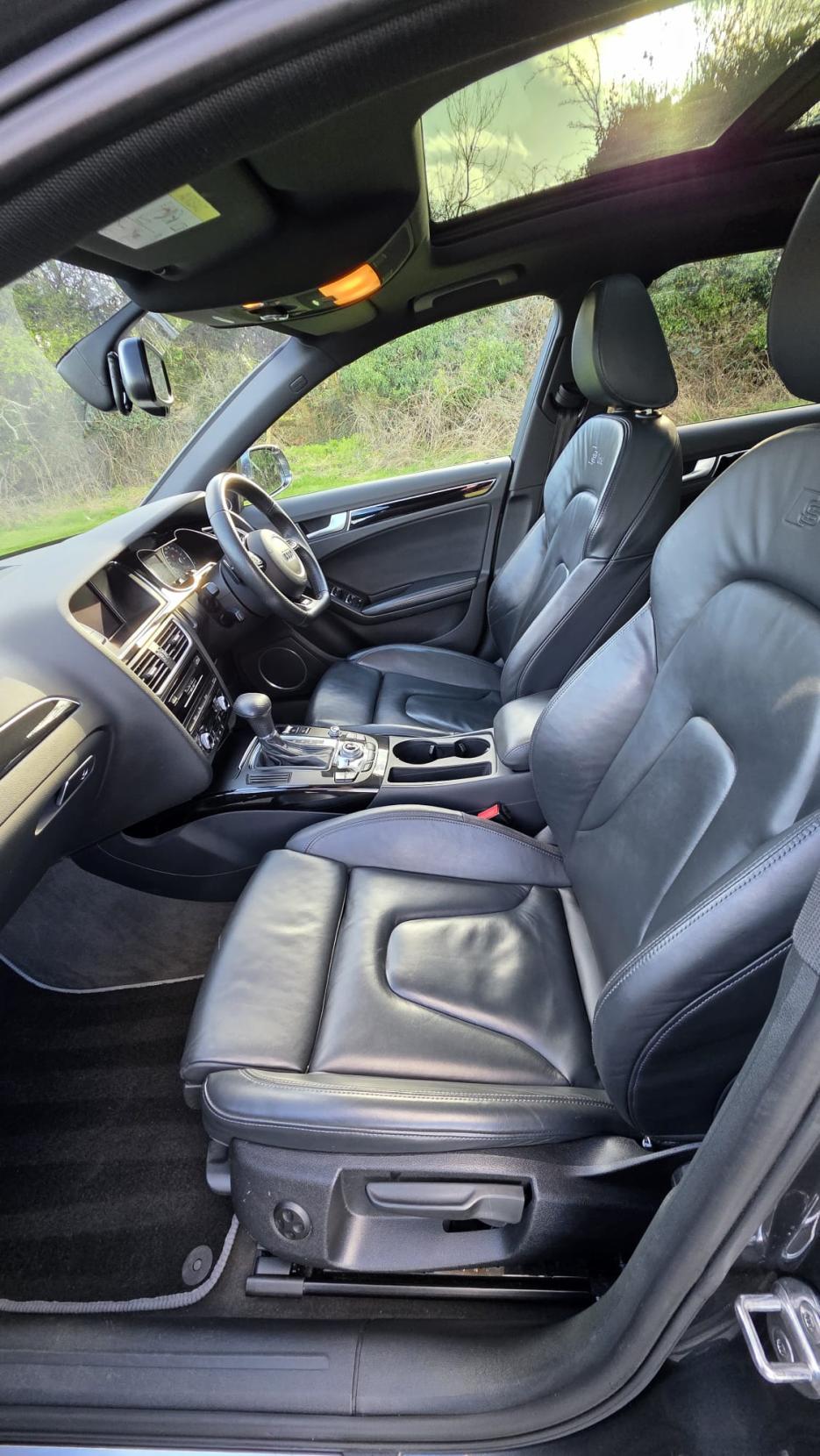 Audi A4 Avant 3.0 TDI V6 Black Edition Estate 5dr Diesel S Tronic quattro Euro 5 (s/s) (245 ps)