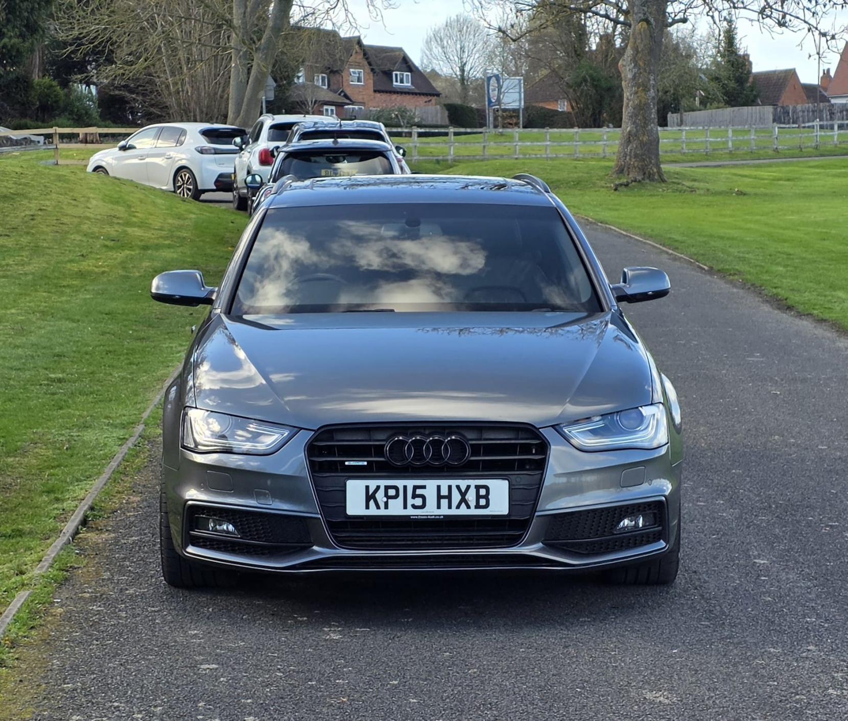 Audi A4 Avant 3.0 TDI V6 Black Edition Estate 5dr Diesel S Tronic quattro Euro 5 (s/s) (245 ps)