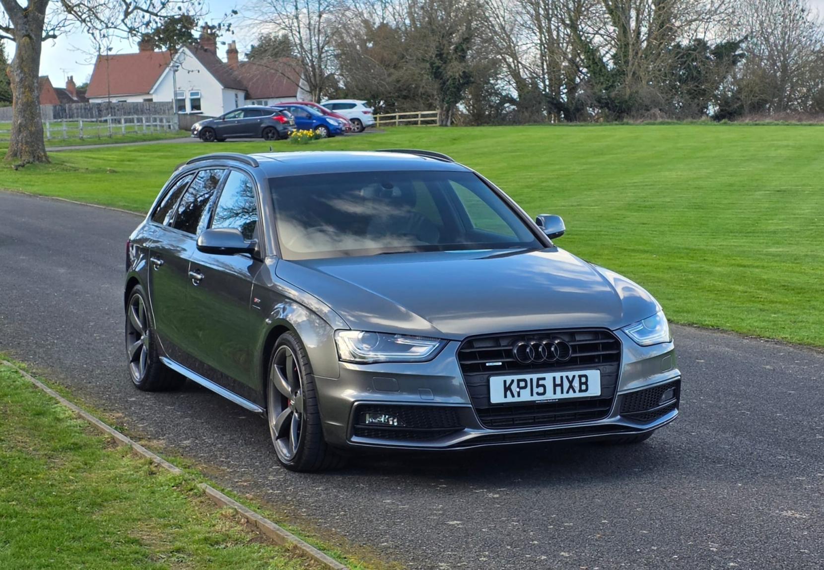 Audi A4 Avant 3.0 TDI V6 Black Edition Estate 5dr Diesel S Tronic quattro Euro 5 (s/s) (245 ps)