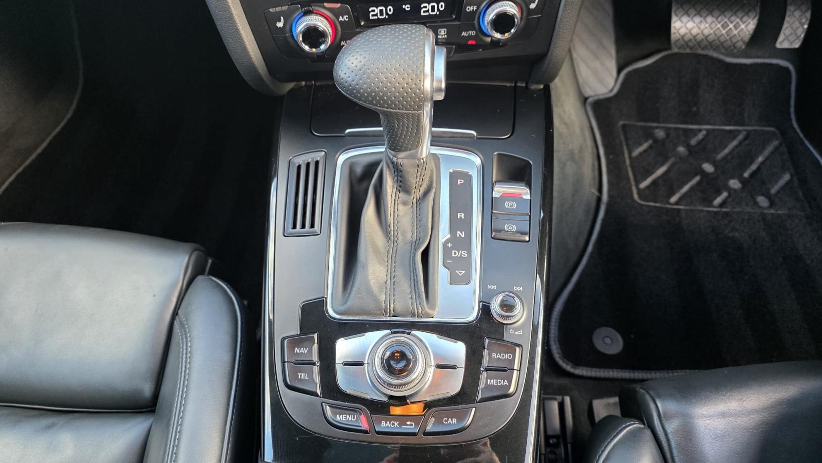 Audi A4 Avant 3.0 TDI V6 Black Edition Estate 5dr Diesel S Tronic quattro Euro 5 (s/s) (245 ps)