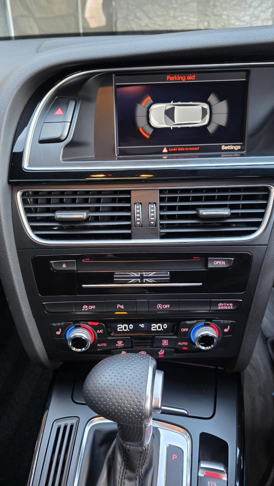 Audi A4 Avant 3.0 TDI V6 Black Edition Estate 5dr Diesel S Tronic quattro Euro 5 (s/s) (245 ps)