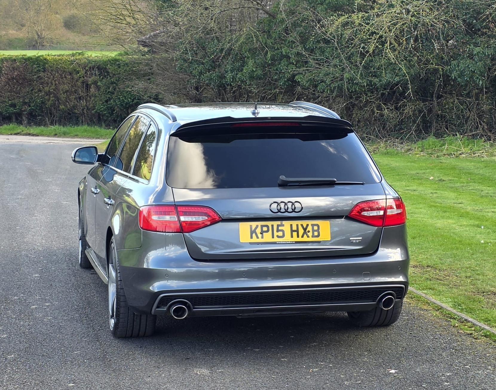 Audi A4 Avant 3.0 TDI V6 Black Edition Estate 5dr Diesel S Tronic quattro Euro 5 (s/s) (245 ps)