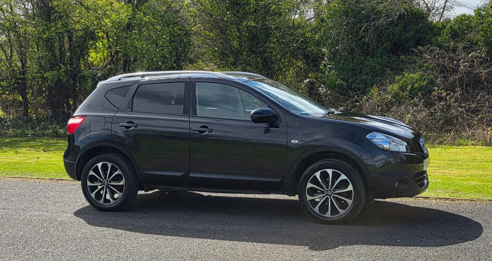 Nissan Qashqai 1.6 n-tec SUV 5dr Petrol Manual 2WD Euro 5 (117 ps)