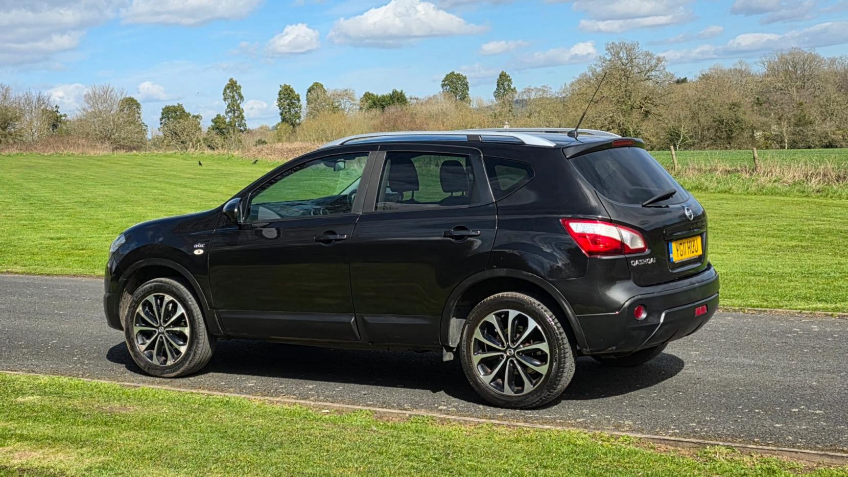 Nissan Qashqai 1.6 n-tec SUV 5dr Petrol Manual 2WD Euro 5 (117 ps)