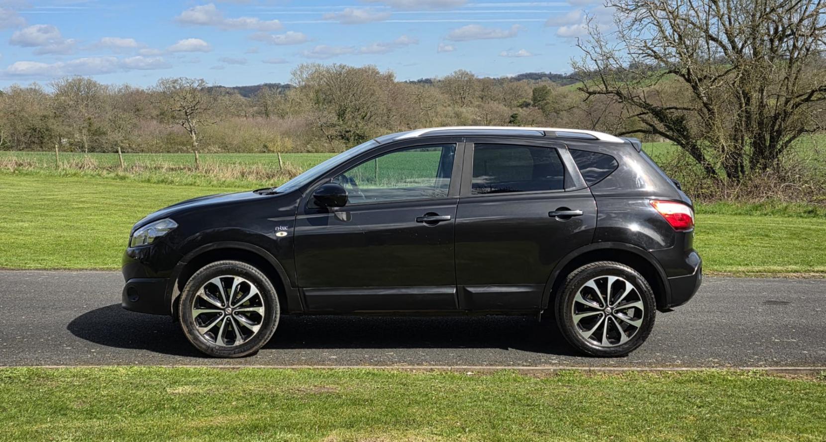 Nissan Qashqai 1.6 n-tec SUV 5dr Petrol Manual 2WD Euro 5 (117 ps)