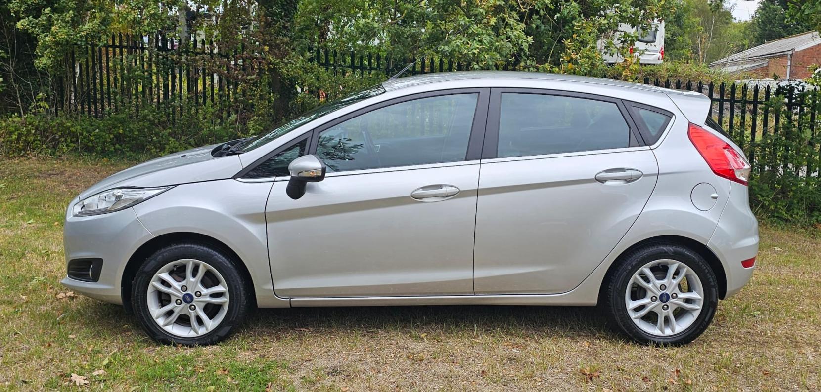 Ford Fiesta 1.5 TDCi Zetec Hatchback 5dr Diesel Manual Euro 6 (75 ps)