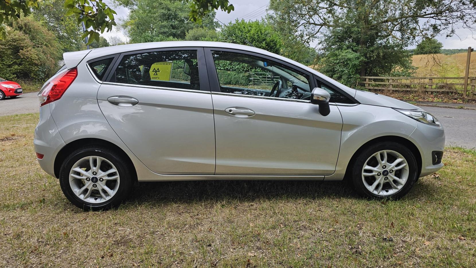 Ford Fiesta 1.5 TDCi Zetec Hatchback 5dr Diesel Manual Euro 6 (75 ps)
