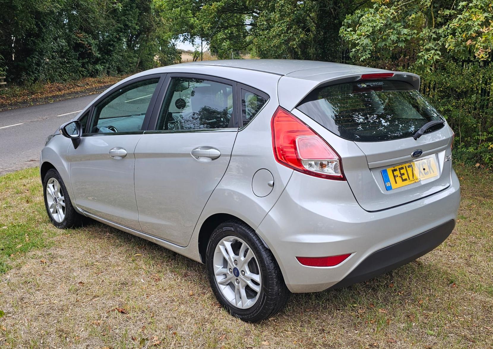 Ford Fiesta 1.5 TDCi Zetec Hatchback 5dr Diesel Manual Euro 6 (75 ps)