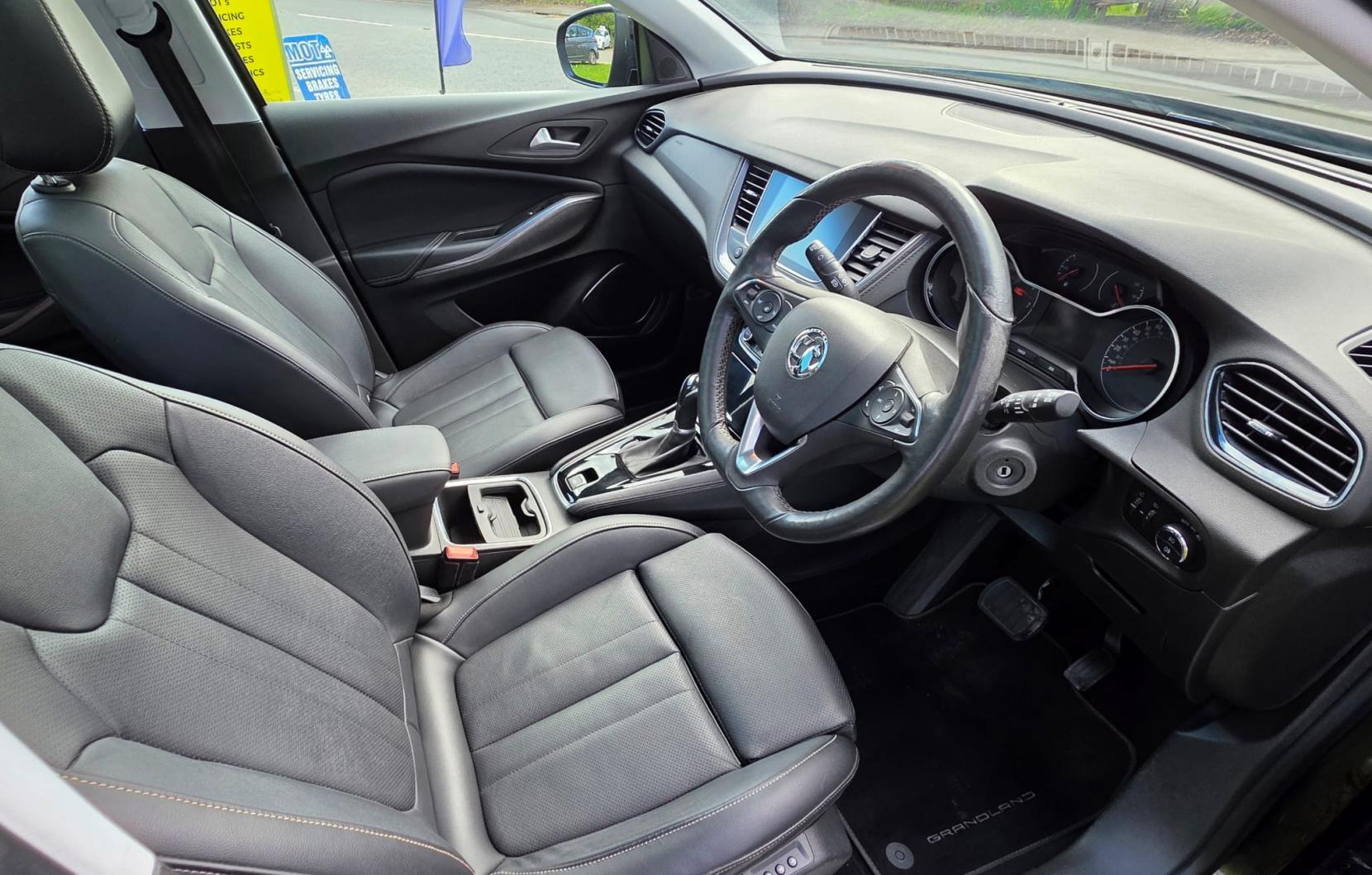 Vauxhall Grandland X 1.2 Turbo Elite Nav SUV 5dr Petrol Auto 8Spd Euro 6 (s/s) (130 ps)