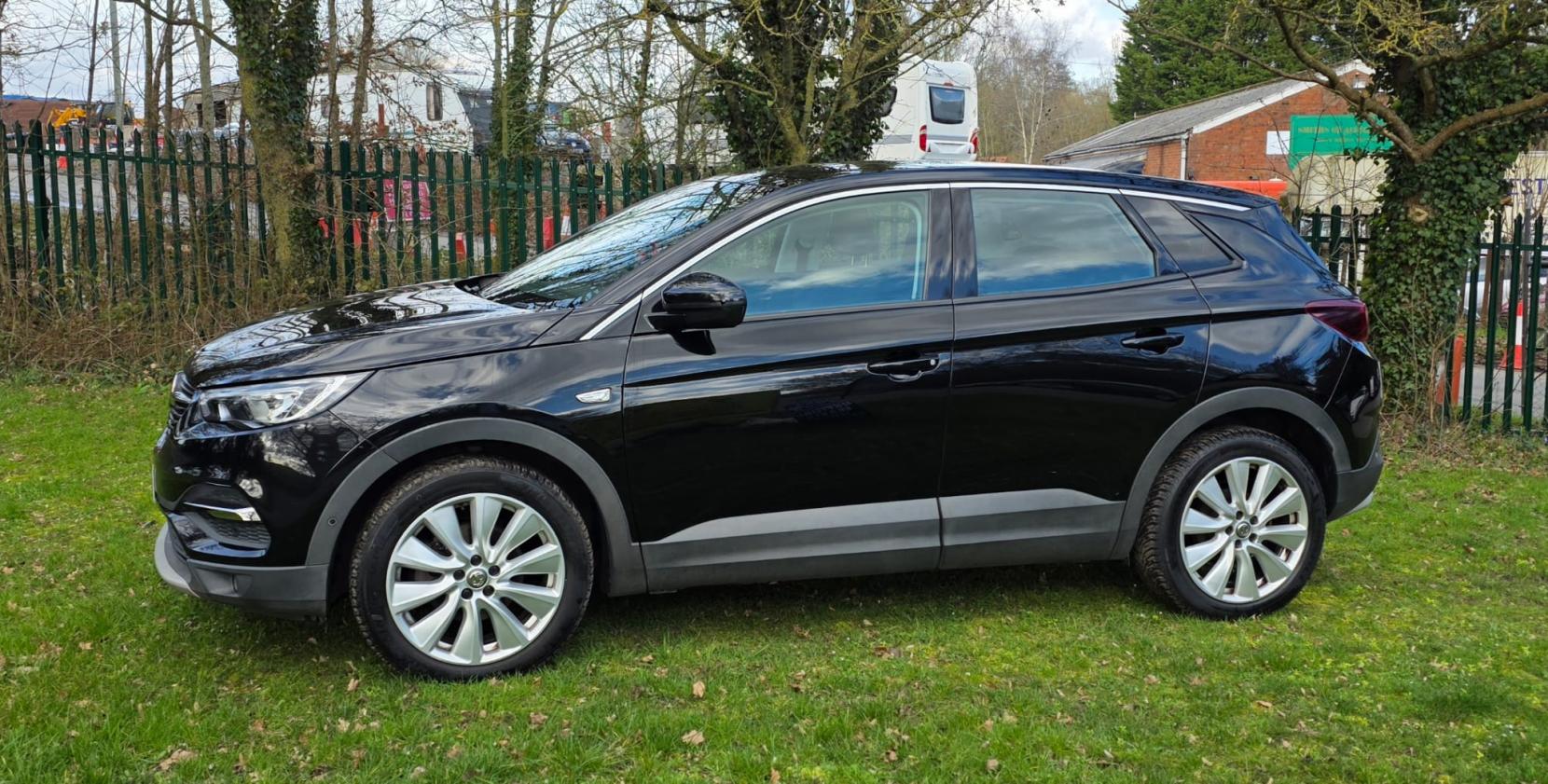 Vauxhall Grandland X 1.2 Turbo Elite Nav SUV 5dr Petrol Auto 8Spd Euro 6 (s/s) (130 ps)