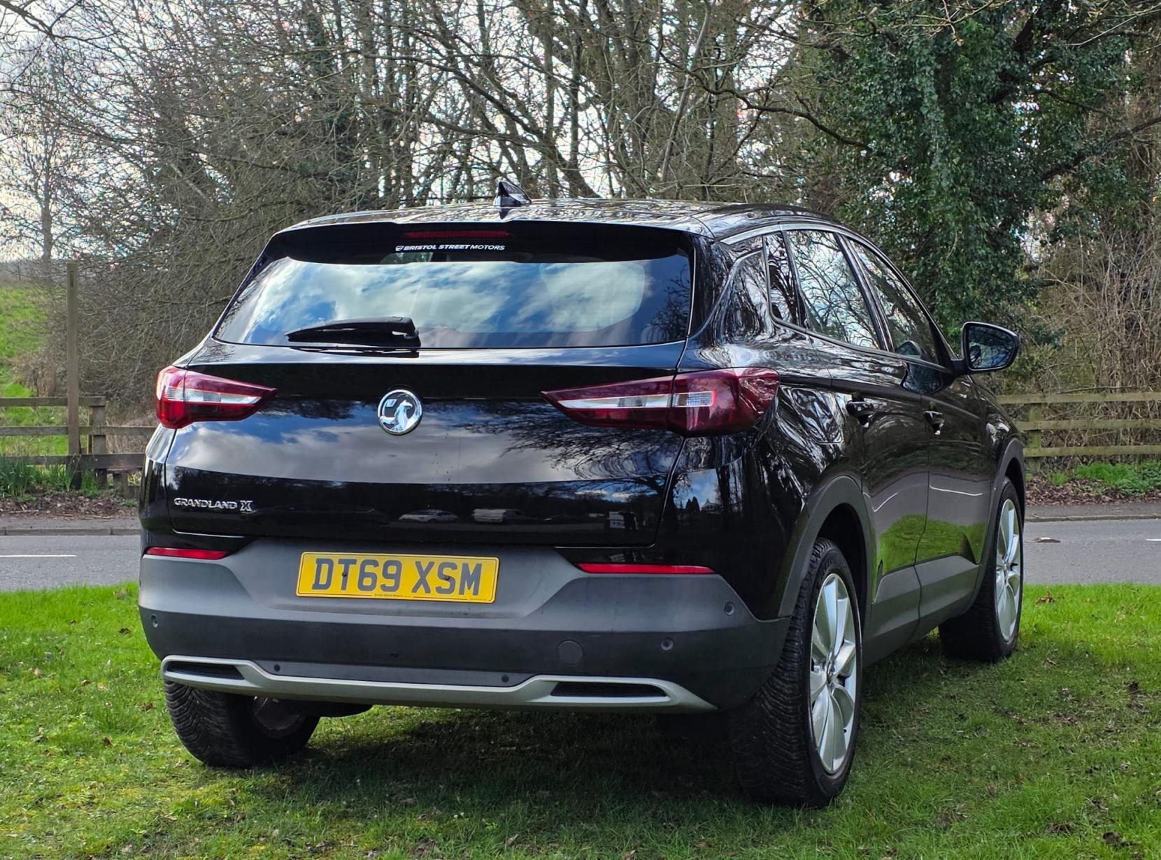 Vauxhall Grandland X 1.2 Turbo Elite Nav SUV 5dr Petrol Auto 8Spd Euro 6 (s/s) (130 ps)