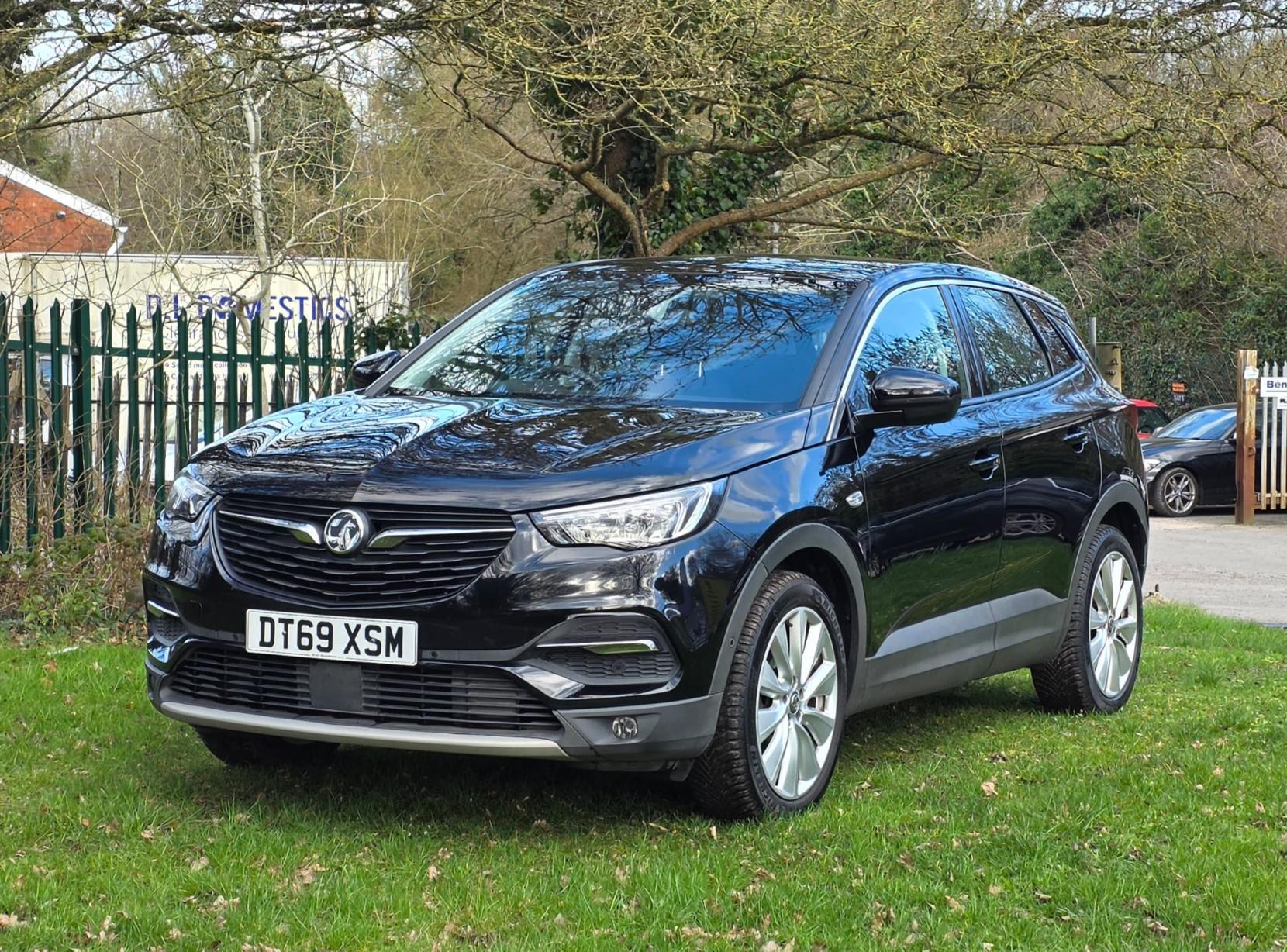 Vauxhall Grandland X 1.2 Turbo Elite Nav SUV 5dr Petrol Auto 8Spd Euro 6 (s/s) (130 ps)
