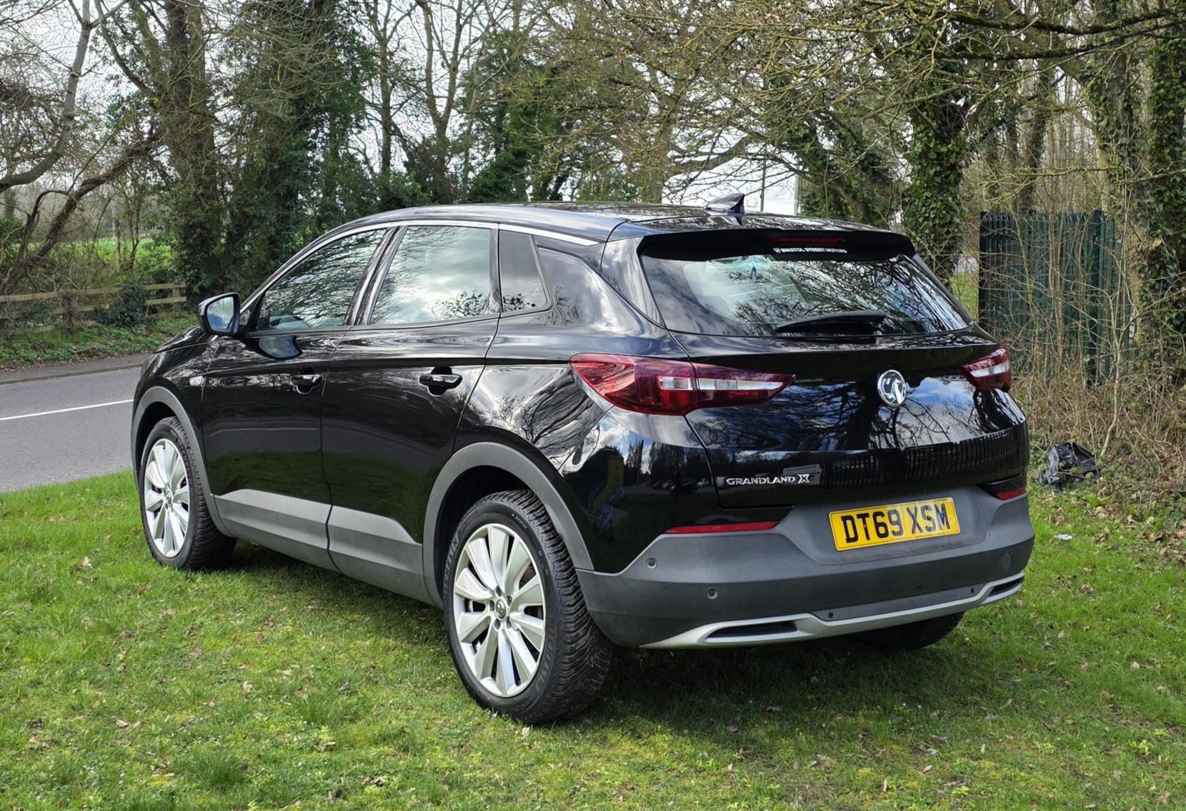 Vauxhall Grandland X 1.2 Turbo Elite Nav SUV 5dr Petrol Auto 8Spd Euro 6 (s/s) (130 ps)