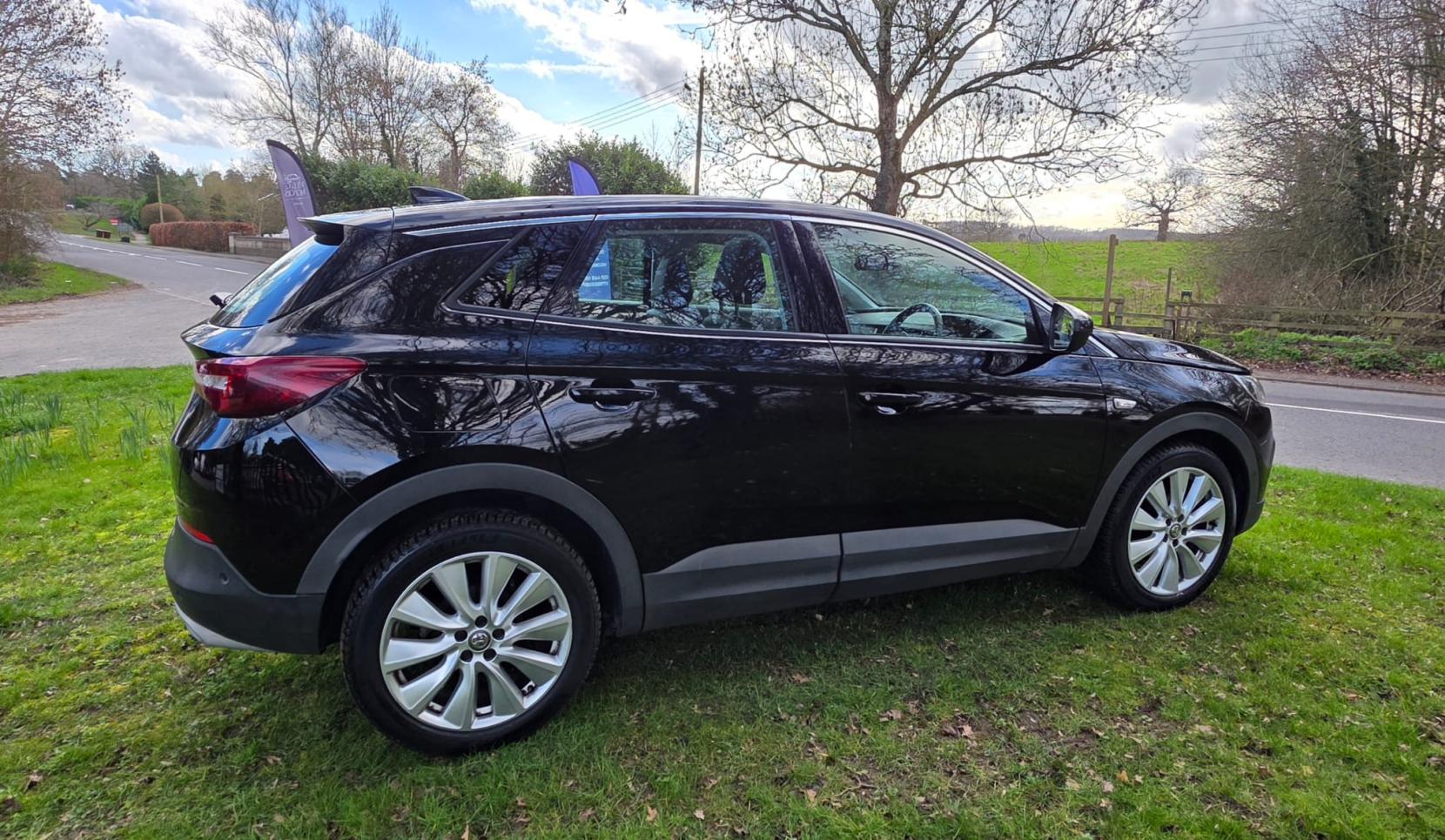 Vauxhall Grandland X 1.2 Turbo Elite Nav SUV 5dr Petrol Auto 8Spd Euro 6 (s/s) (130 ps)