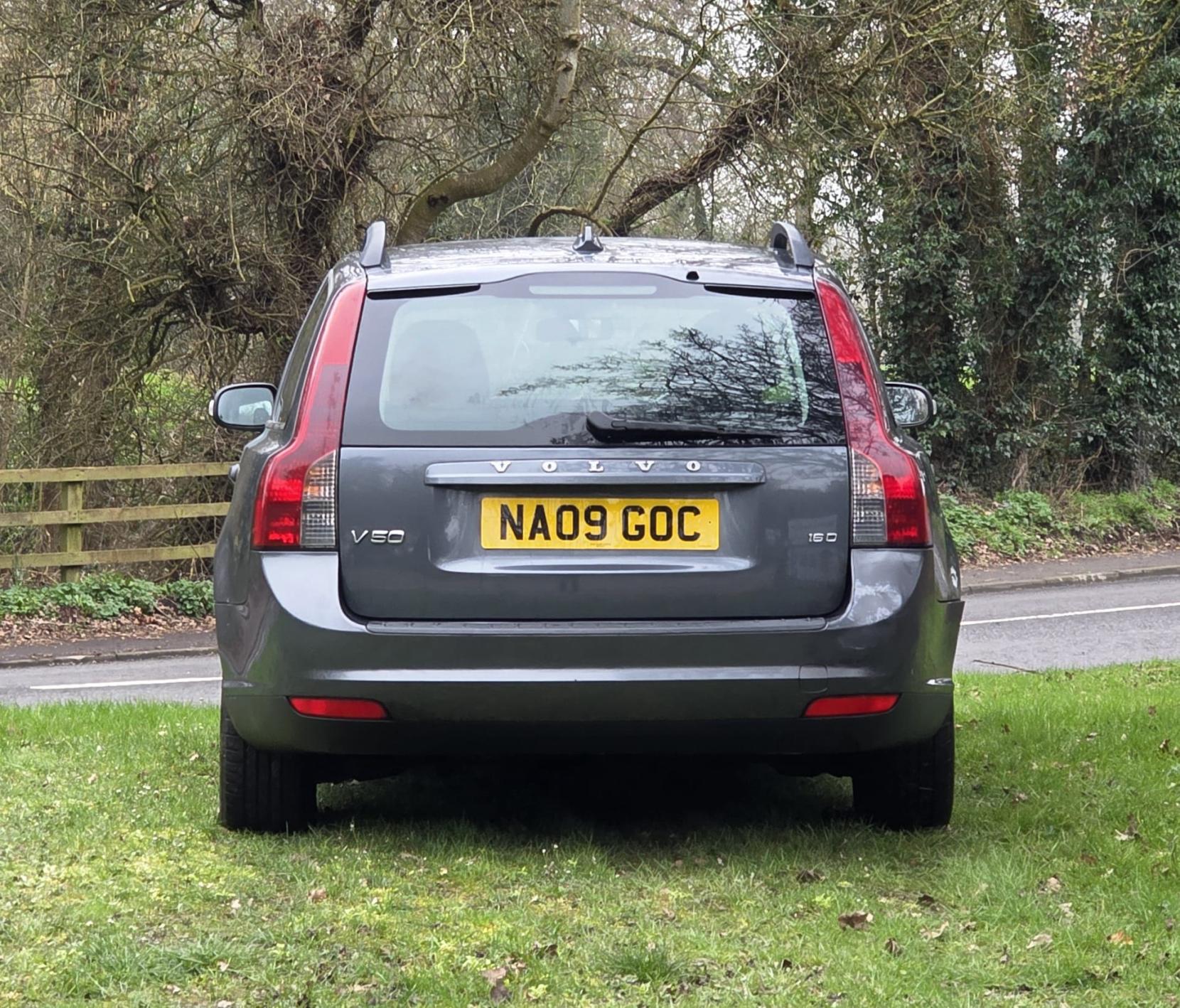 Volvo V50 1.6D DRIVe S Estate 5dr Diesel Manual Euro 4 (109 ps)