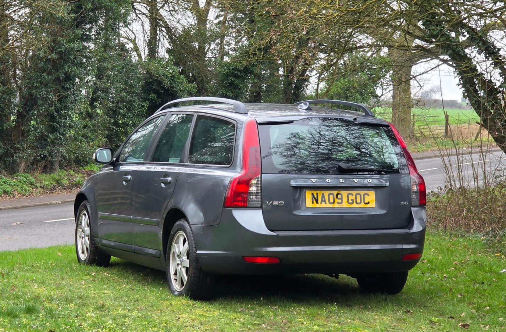 Volvo V50 1.6D DRIVe S Estate 5dr Diesel Manual Euro 4 (109 ps)