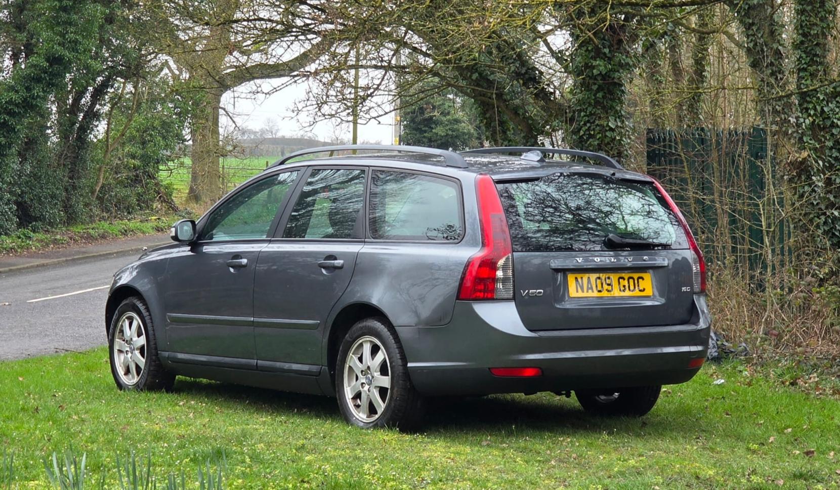 Volvo V50 1.6D DRIVe S Estate 5dr Diesel Manual Euro 4 (109 ps)
