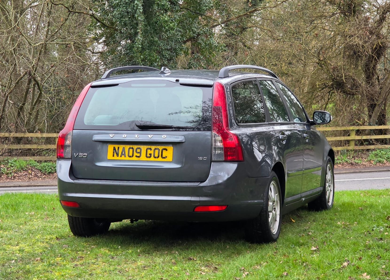 Volvo V50 1.6D DRIVe S Estate 5dr Diesel Manual Euro 4 (109 ps)