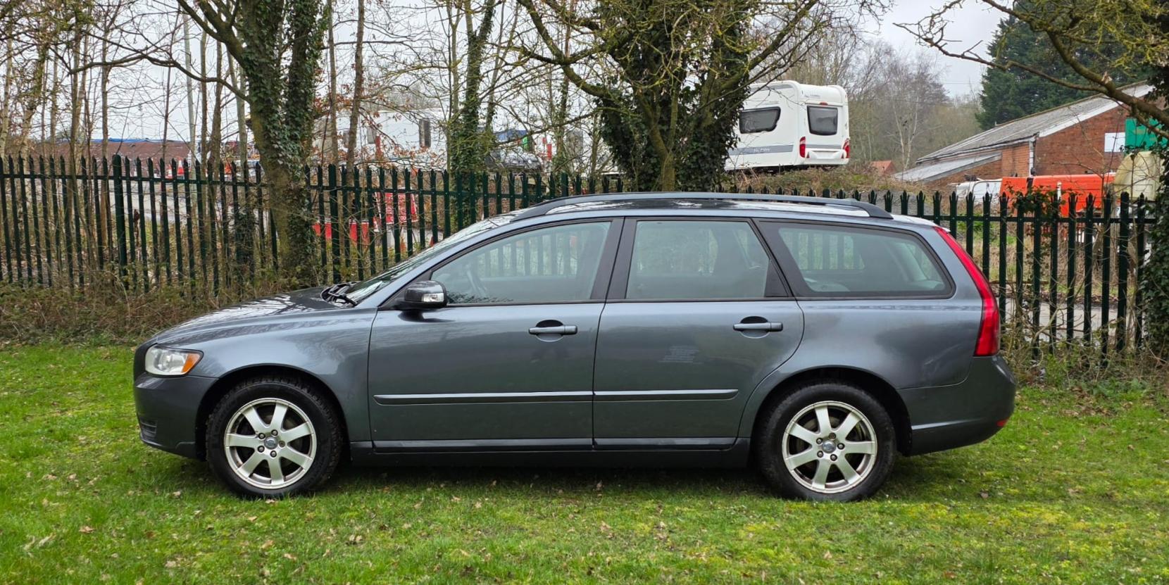 Volvo V50 1.6D DRIVe S Estate 5dr Diesel Manual Euro 4 (109 ps)