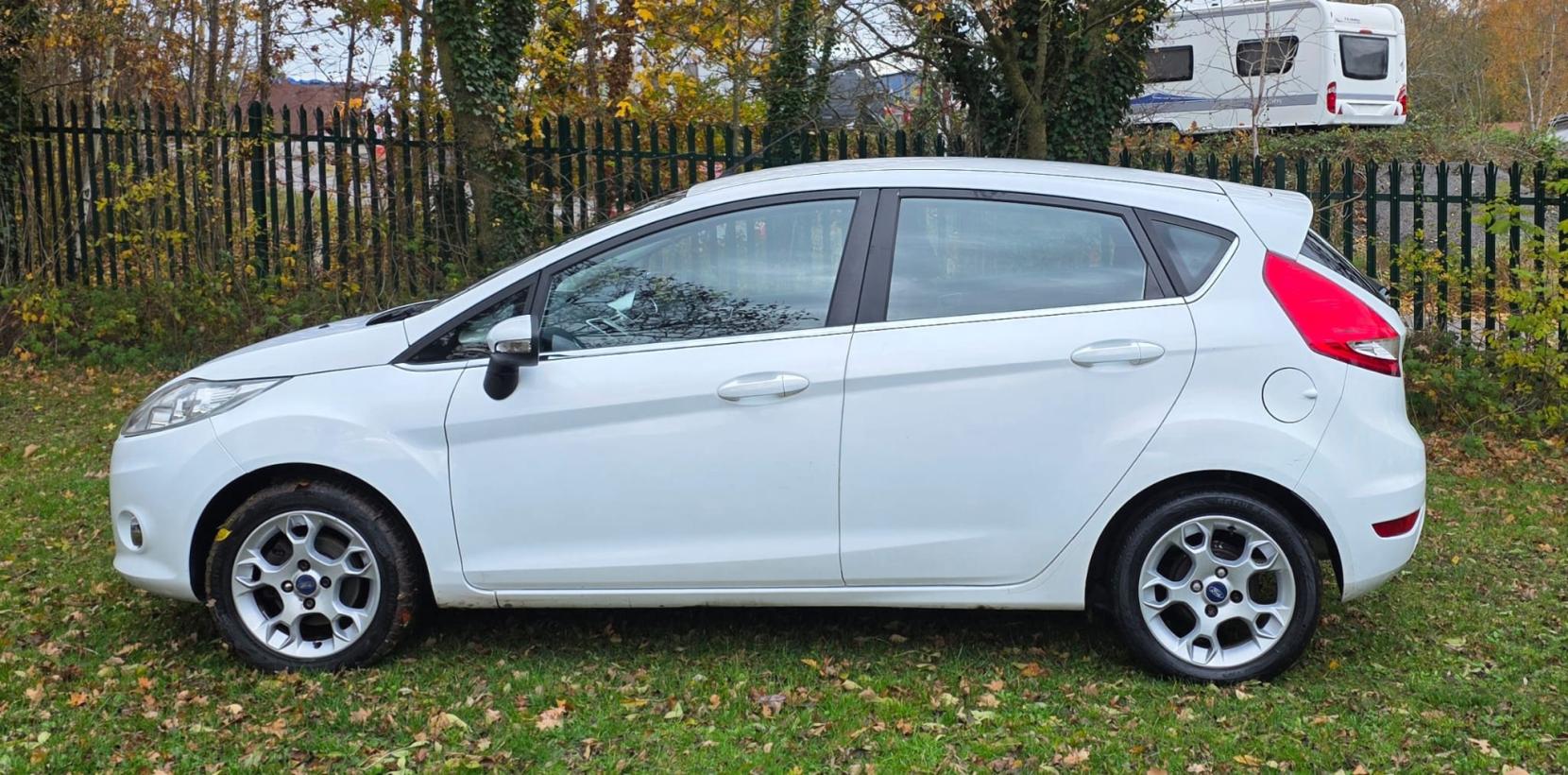 Ford Fiesta 1.25 Zetec Hatchback 5dr Petrol Manual (129 g/km, 81 bhp)