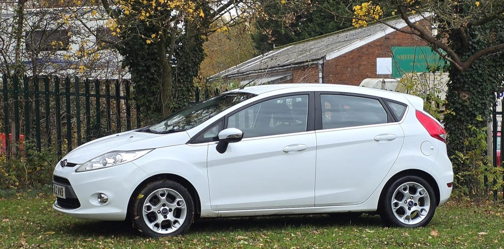 Ford Fiesta 1.25 Zetec Hatchback 5dr Petrol Manual (129 g/km, 81 bhp)