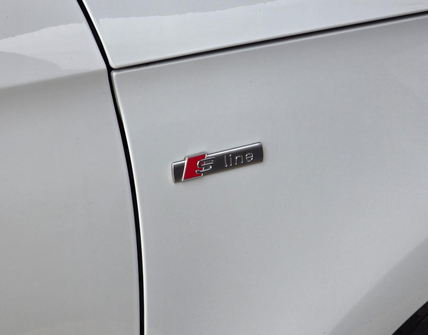 Audi A1 1.4 TFSI Black Edition Hatchback 3dr Petrol S Tronic Euro 5 (185 ps)