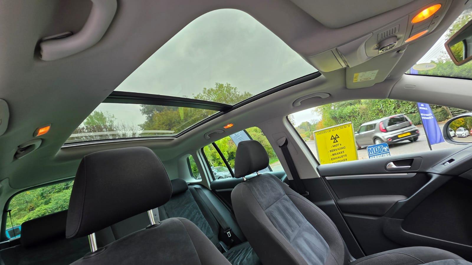 Volkswagen Tiguan 2.0 TDI BlueMotion Tech Match Edition SUV 5dr Diesel Manual 4WD Euro 6 (s/s) (150 ps)