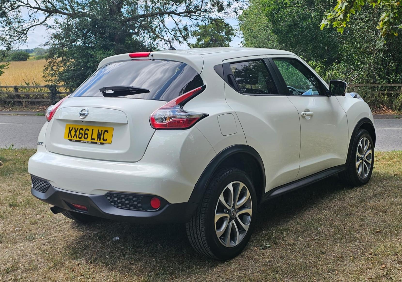 Nissan Juke 1.2 DIG-T Tekna SUV 5dr Petrol Manual Euro 6 (s/s) (115 ps)