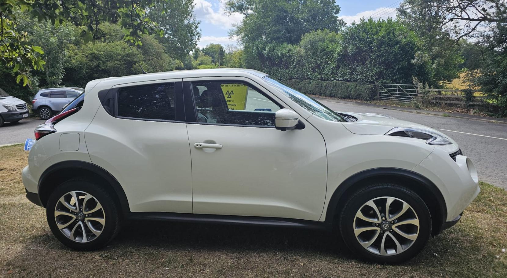 Nissan Juke 1.2 DIG-T Tekna SUV 5dr Petrol Manual Euro 6 (s/s) (115 ps)