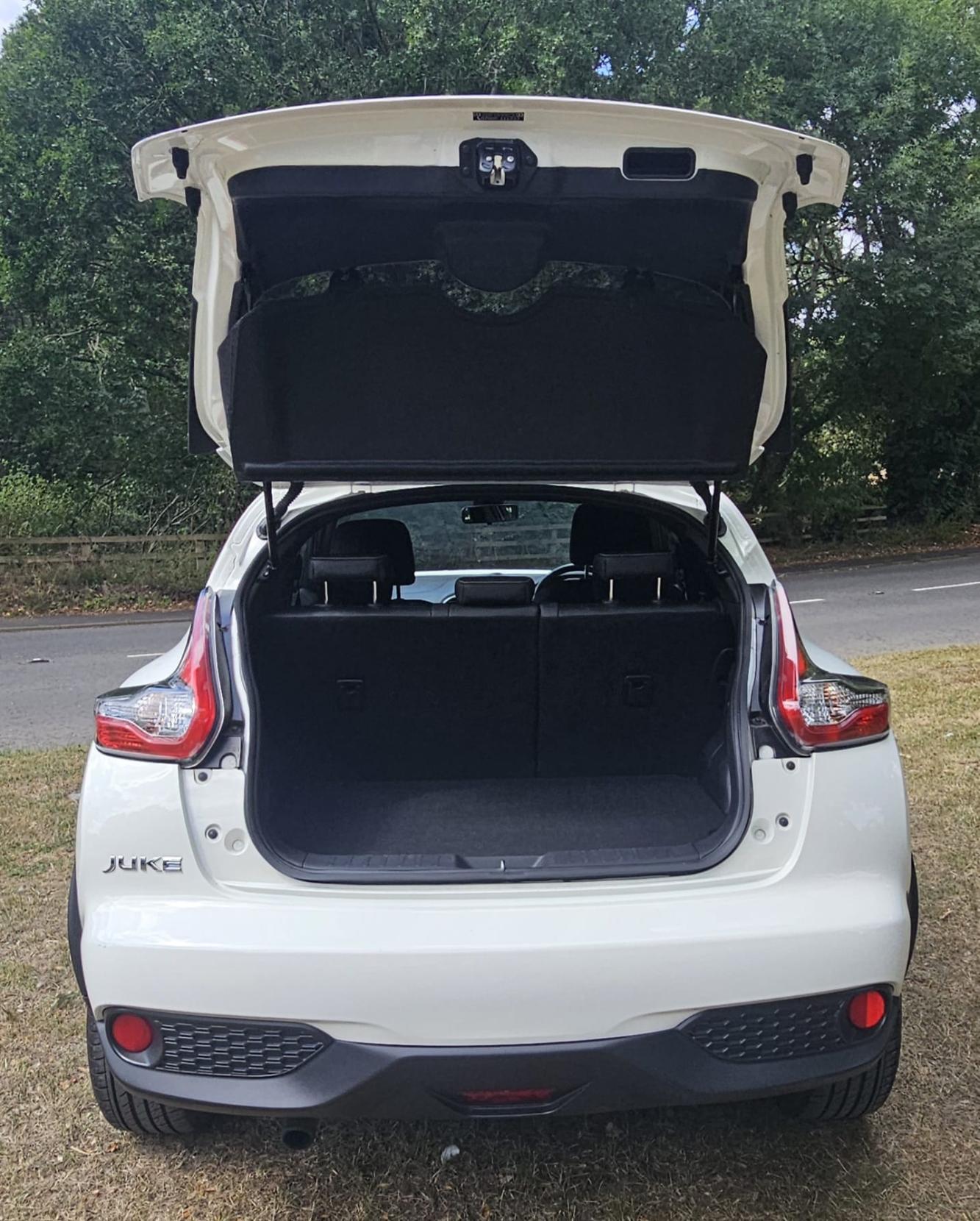Nissan Juke 1.2 DIG-T Tekna SUV 5dr Petrol Manual Euro 6 (s/s) (115 ps)
