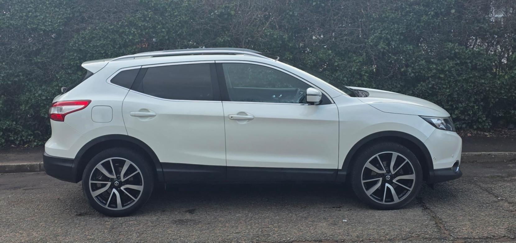 Nissan Qashqai 1.6 dCi Tekna SUV 5dr Diesel XTRON 2WD Euro 5 (s/s) (130 ps)