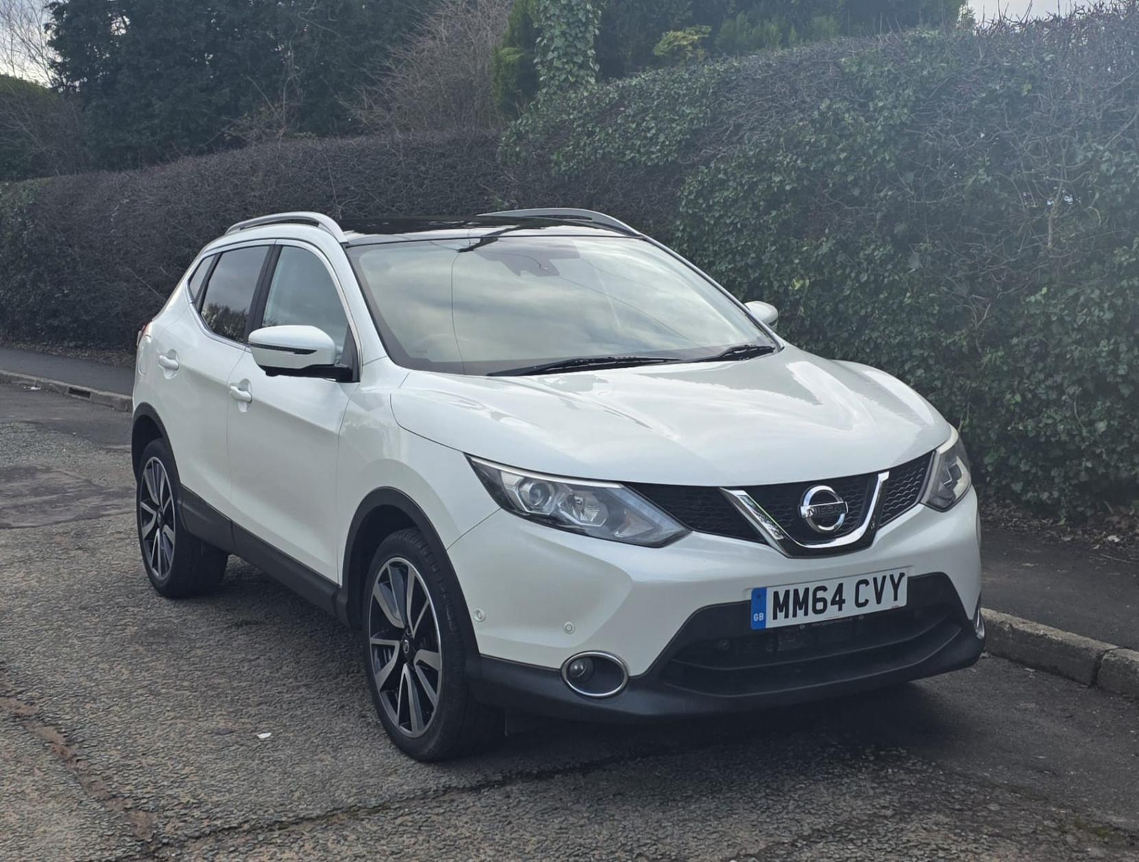 Nissan Qashqai 1.6 dCi Tekna SUV 5dr Diesel XTRON 2WD Euro 5 (s/s) (130 ps)