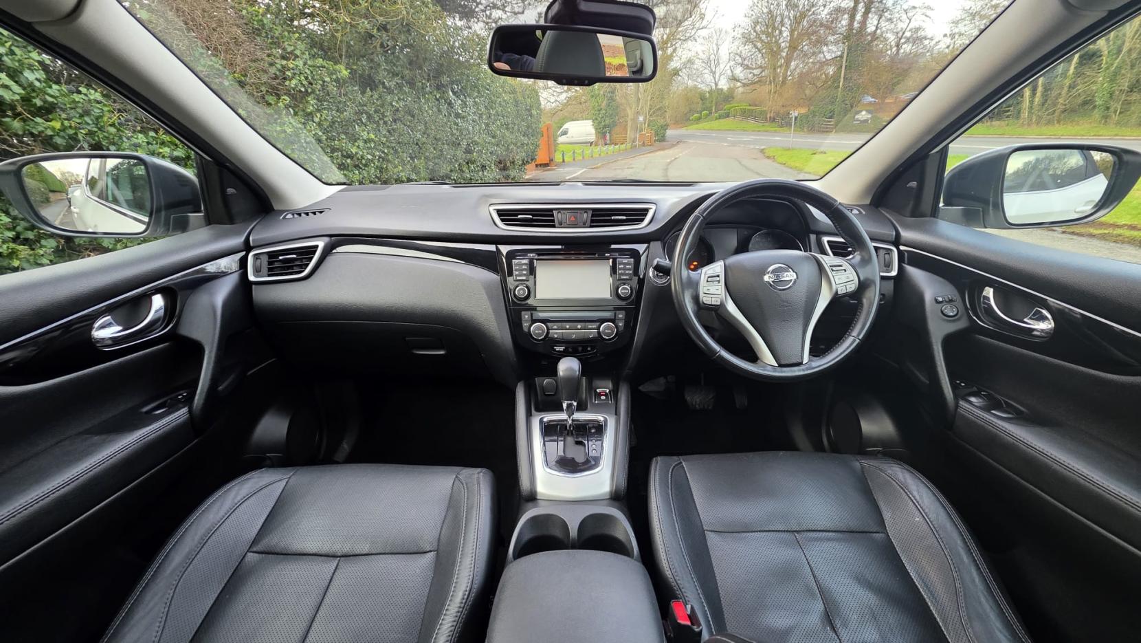 Nissan Qashqai 1.6 dCi Tekna SUV 5dr Diesel XTRON 2WD Euro 5 (s/s) (130 ps)