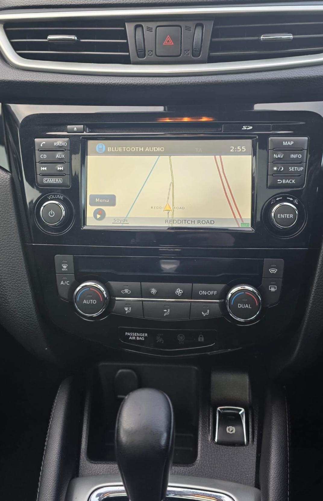 Nissan Qashqai 1.6 dCi Tekna SUV 5dr Diesel XTRON 2WD Euro 5 (s/s) (130 ps)