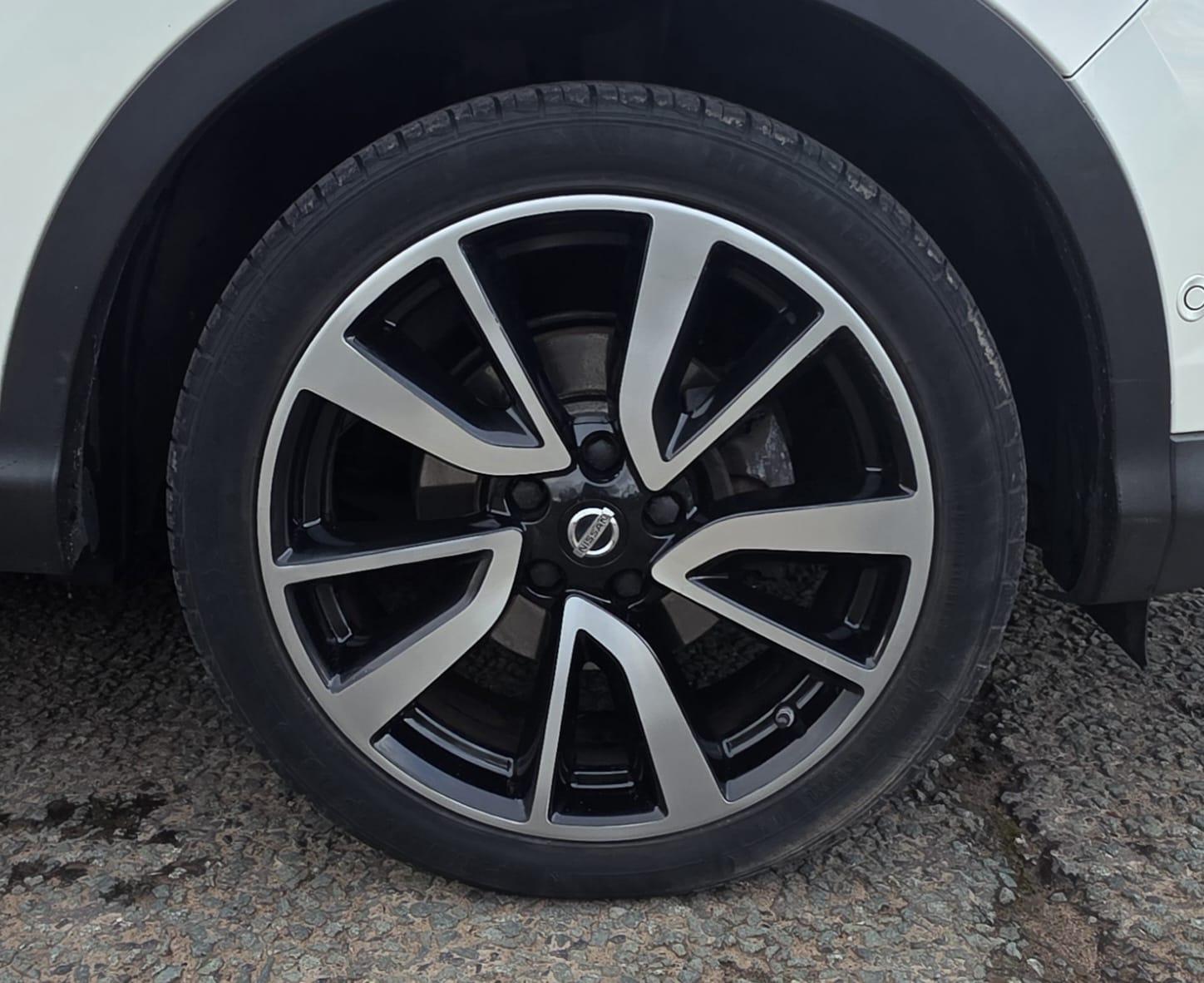 Nissan Qashqai 1.6 dCi Tekna SUV 5dr Diesel XTRON 2WD Euro 5 (s/s) (130 ps)