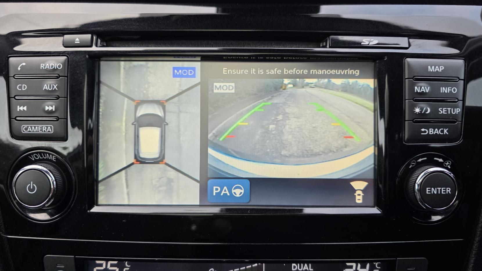 Nissan Qashqai 1.6 dCi Tekna SUV 5dr Diesel XTRON 2WD Euro 5 (s/s) (130 ps)