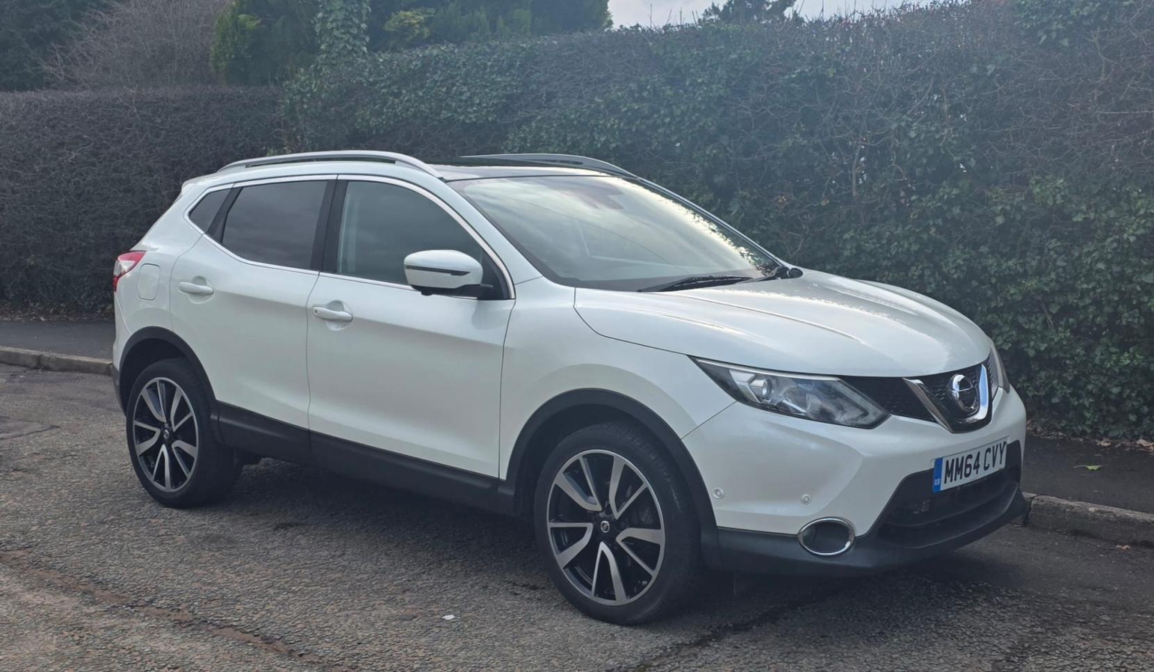 Nissan Qashqai 1.6 dCi Tekna SUV 5dr Diesel XTRON 2WD Euro 5 (s/s) (130 ps)