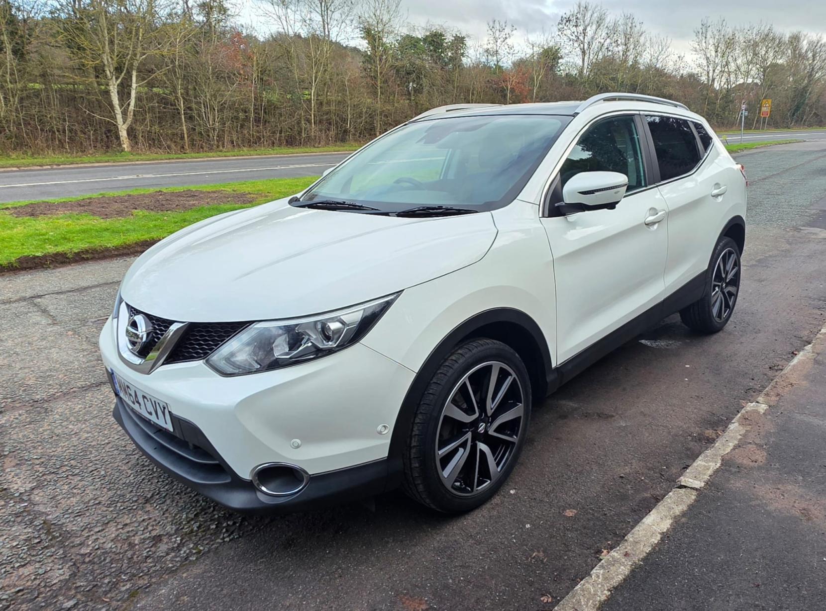 Nissan Qashqai 1.6 dCi Tekna SUV 5dr Diesel XTRON 2WD Euro 5 (s/s) (130 ps)