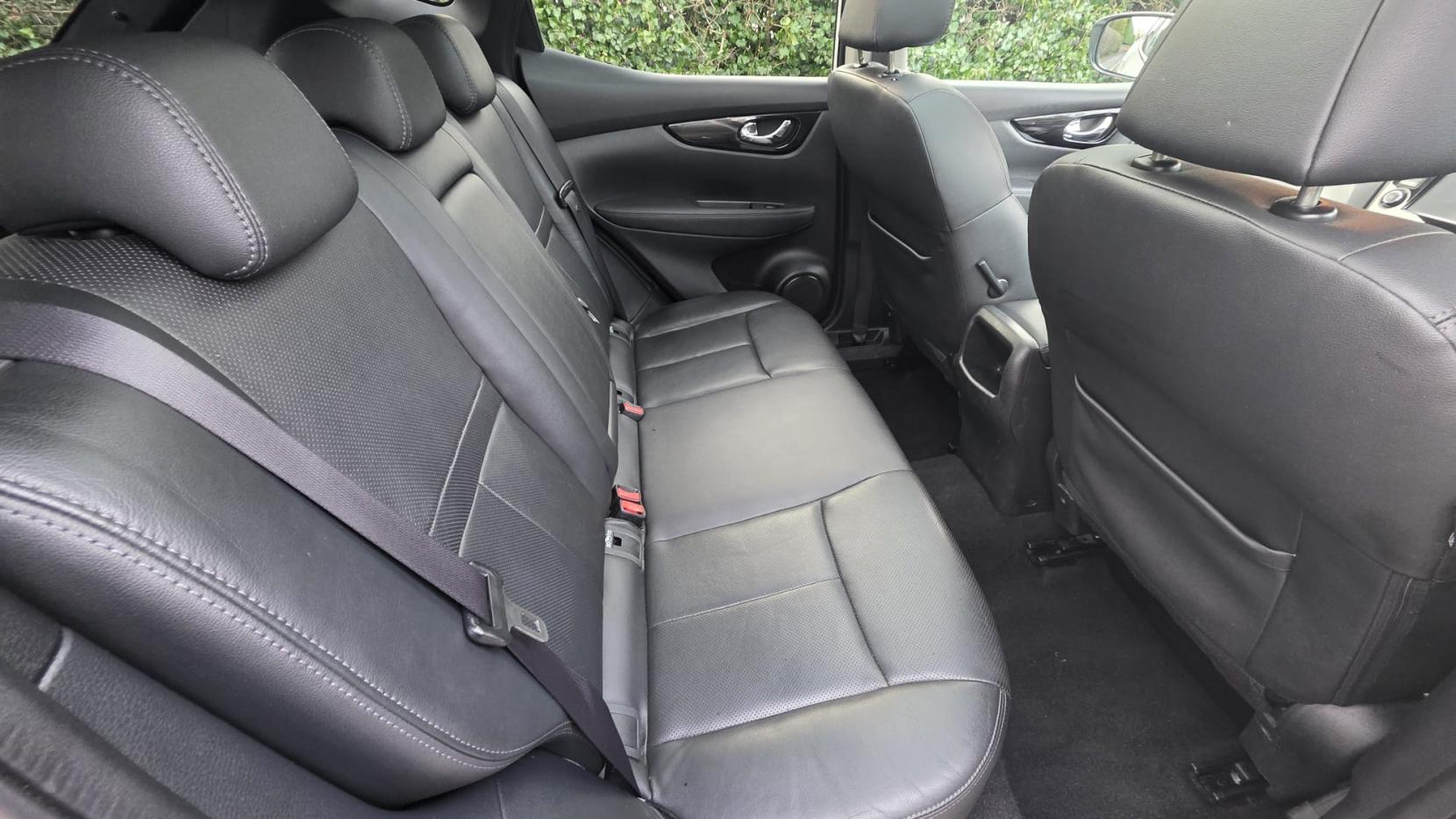 Nissan Qashqai 1.6 dCi Tekna SUV 5dr Diesel XTRON 2WD Euro 5 (s/s) (130 ps)