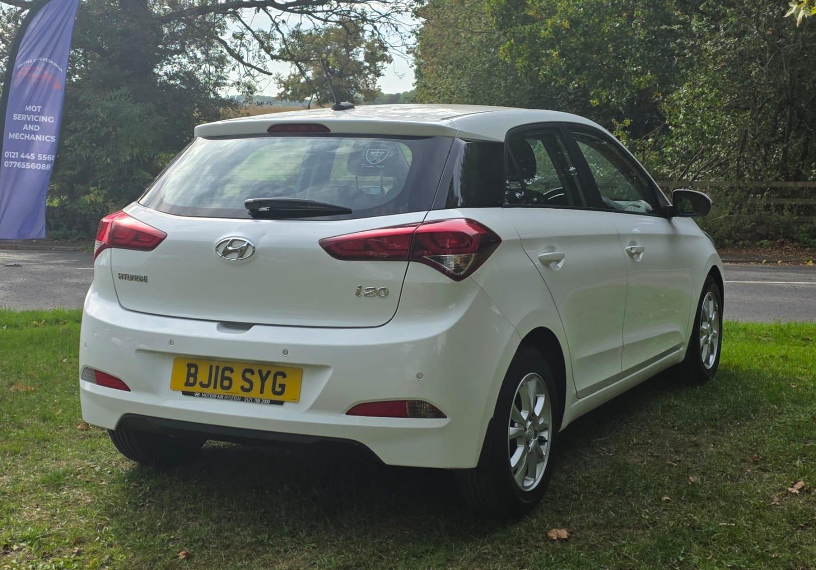 Hyundai i20 1.2 Blue Drive SE Hatchback 5dr Petrol Manual Euro 6 (s/s) (84 ps)