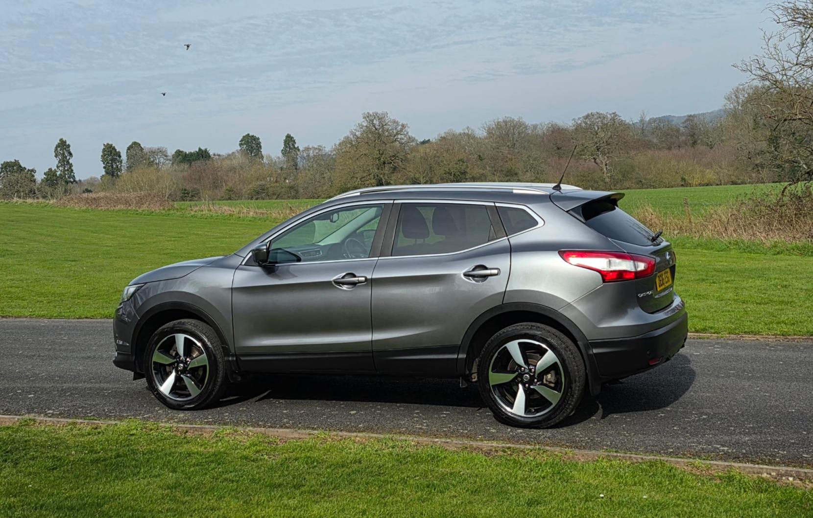 Nissan Qashqai 1.2 DIG-T N-Connecta SUV 5dr Petrol Manual 2WD Euro 6 (s/s) (115 ps)